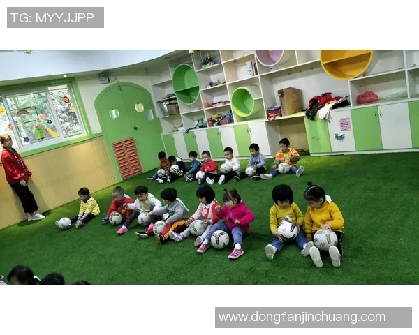 黄老师足球教学法揭秘：如何培养孩子们的团队精神与竞技能力